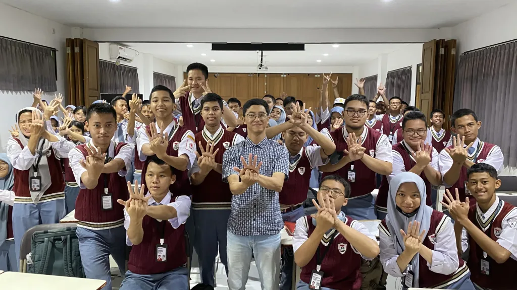 koperasi game lets play game studio bersama SMK Telkom Malang